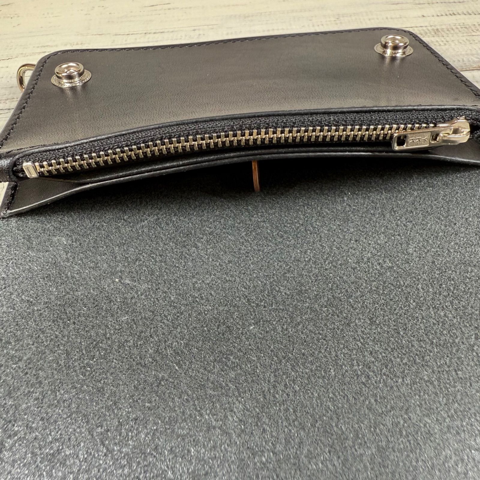 トラッカーウォレット ミドル 2層】 ブラック 北米ステア シルバー YKK