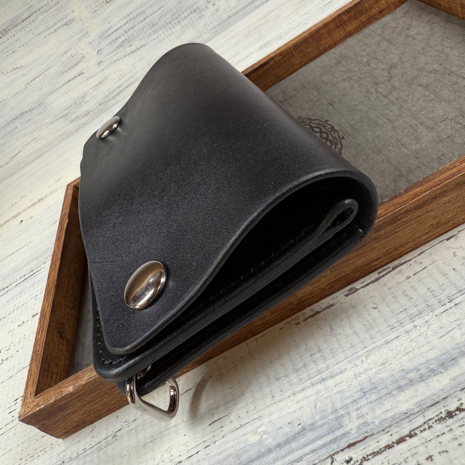 トラッカーウォレット ミドル 2層】 ブラック 北米ステア シルバー YKK