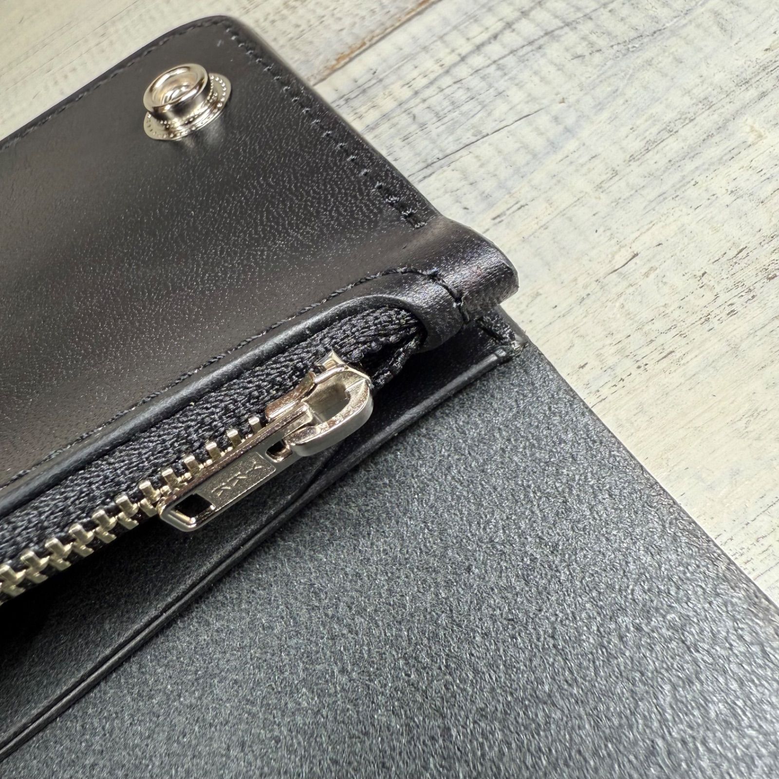 トラッカーウォレット ミドル 2層】 ブラック 北米ステア シルバー YKK