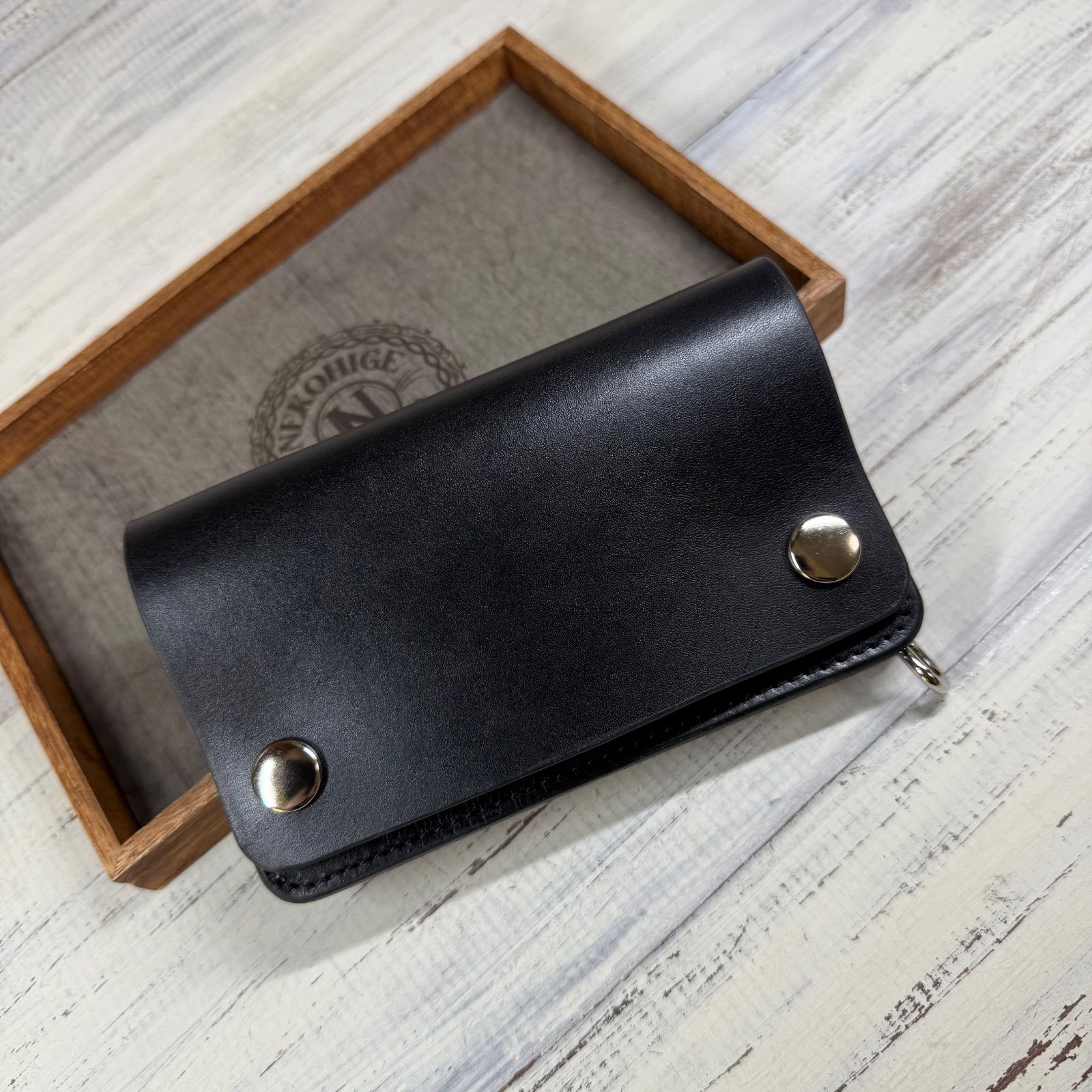 トラッカーウォレット ミドル 2層】 ブラック 北米ステア シルバー YKK