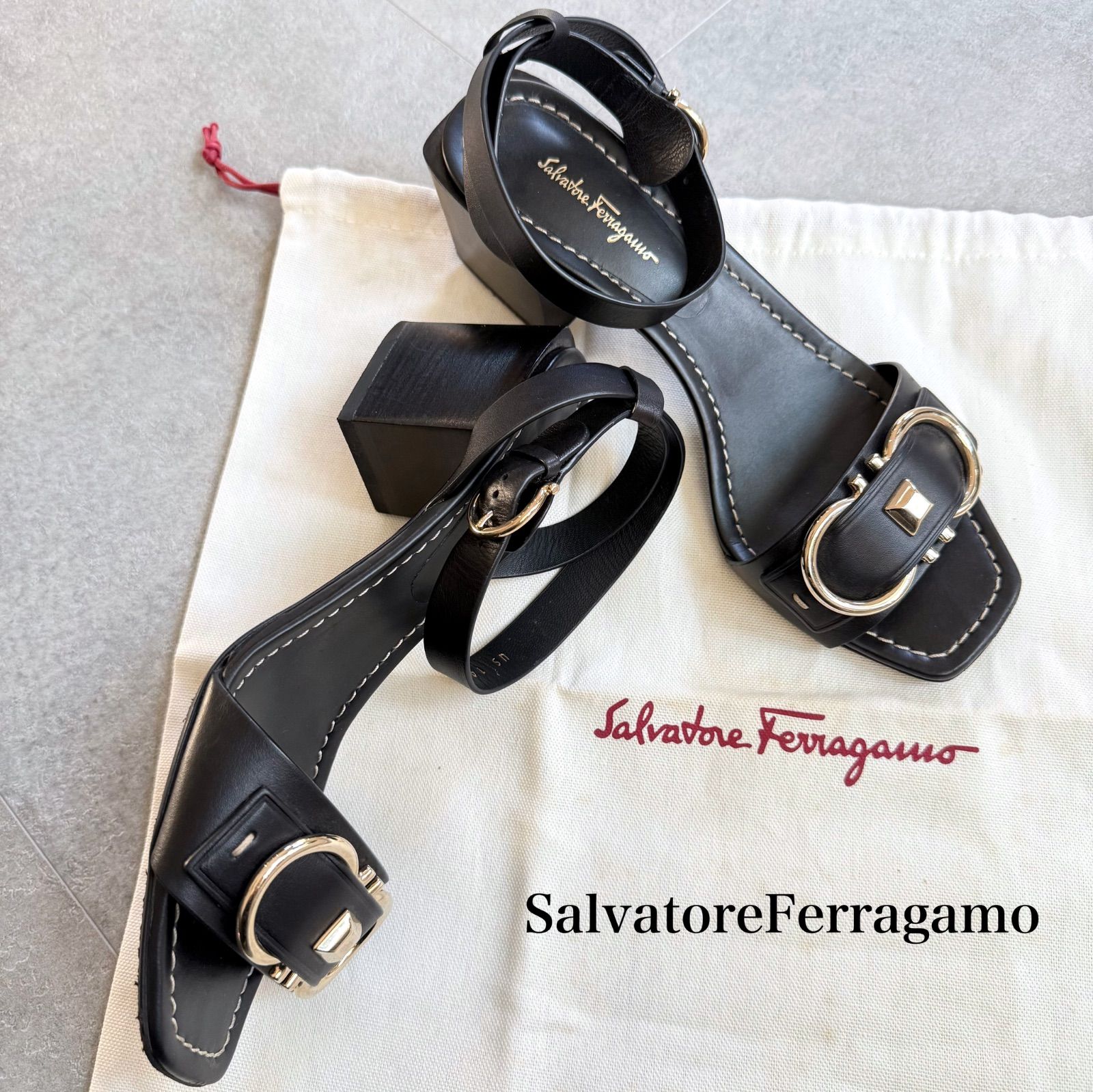 SalvatoreFerragamo サルヴァトーレフェラガモ アンクルストラップ