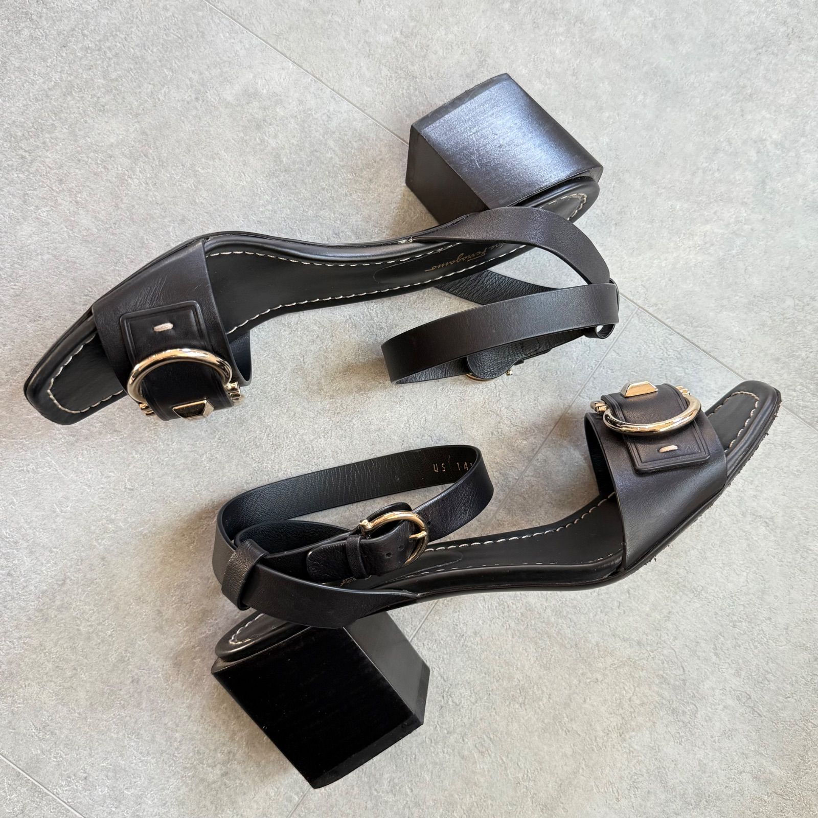 SalvatoreFerragamo サルヴァトーレフェラガモ アンクルストラップ