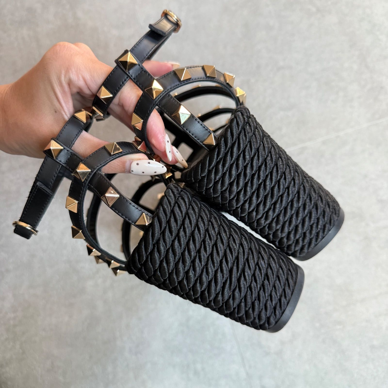 極美品 VALENTINO GARAVANI ヴァレンティノガラヴァーニ ロック