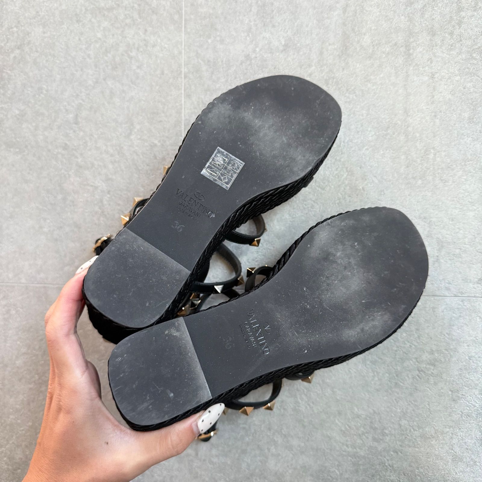 極美品 VALENTINO GARAVANI ヴァレンティノガラヴァーニ ロック