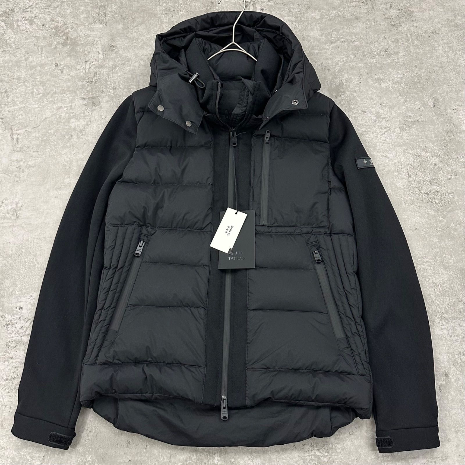 タトラス TATRAS ダウンジャケット 24 A TARO 袖切替 ブラック ダウンジャケット ジャケット アウター メンズ