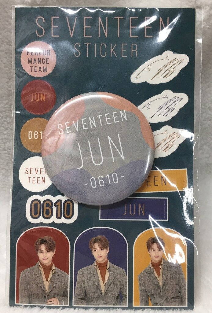 Seventeen holiday 缶バッジ 12個セット SEVENTEEN エスクプス Holiday 缶バッジ - メルカリ