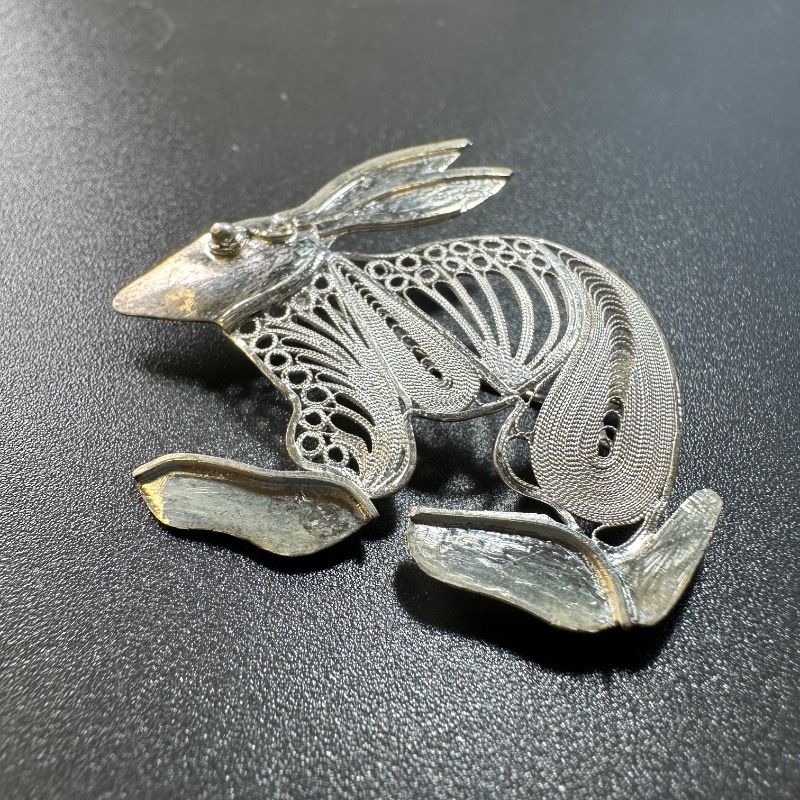 Diorうさぎブローチ vintage】フィリグリー シルバー製 ブローチ