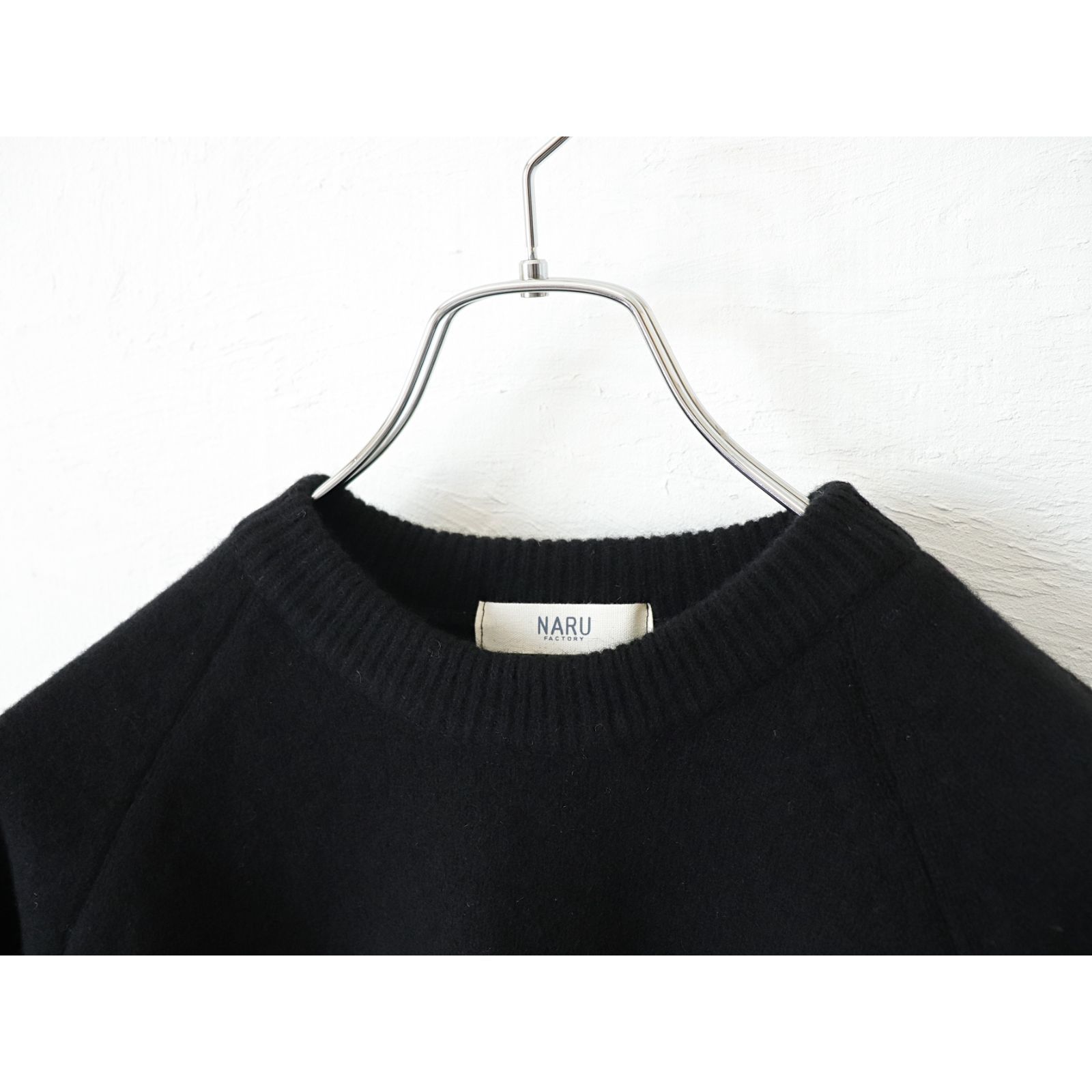 NARU FACTORY / タスマニアラム ラグランニット - BLACK - メルカリ