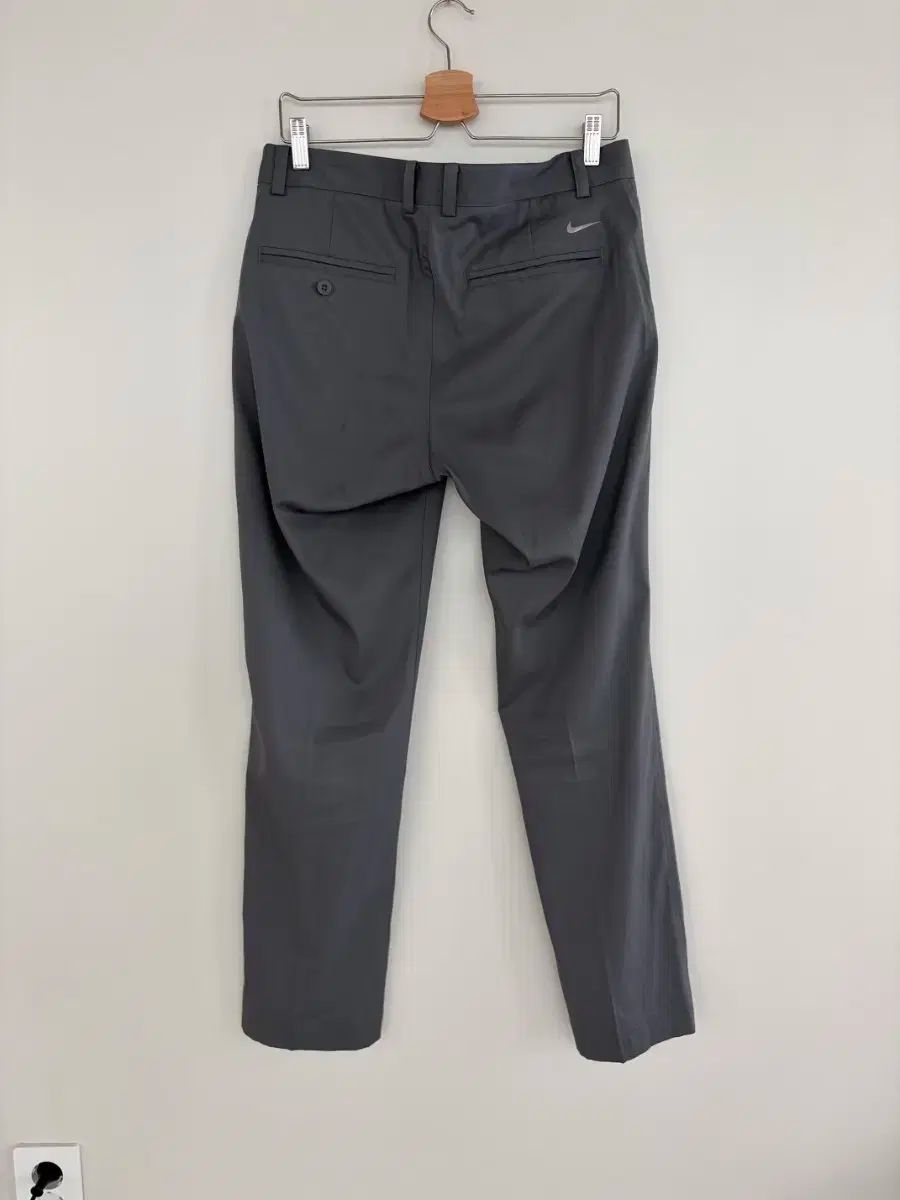 90367 新品タグ付　定価12000円　ナイキゴルフ　パンツ　グレー　35 ナイキ NIKE ゴルフ パンツ グレー GOLF ナイキゴルフ メンズ ウェア