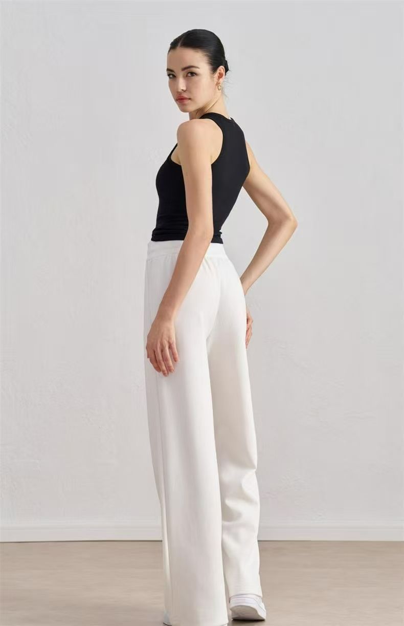 新品 Alo Yoga パンツ ボトム トラウザー アローヨガ - メルカリ