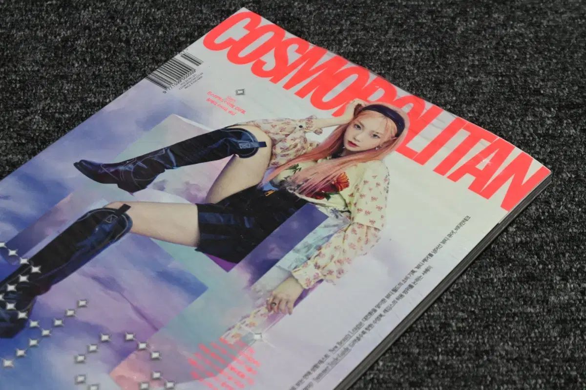 (未開封) コスモポリタン 2021 7 テヨン(TAEYEON) カバー コスモポリタン テヨン(TAEYEON) カバー 0 TOUR UNIVERSAL