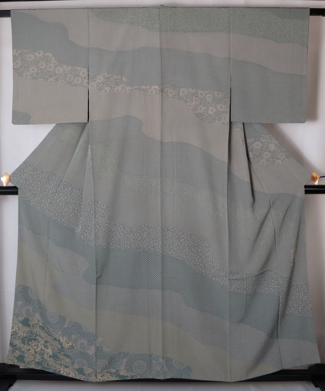 附下「江戸小紋革色地道長取」染谷梅治 落款有【】