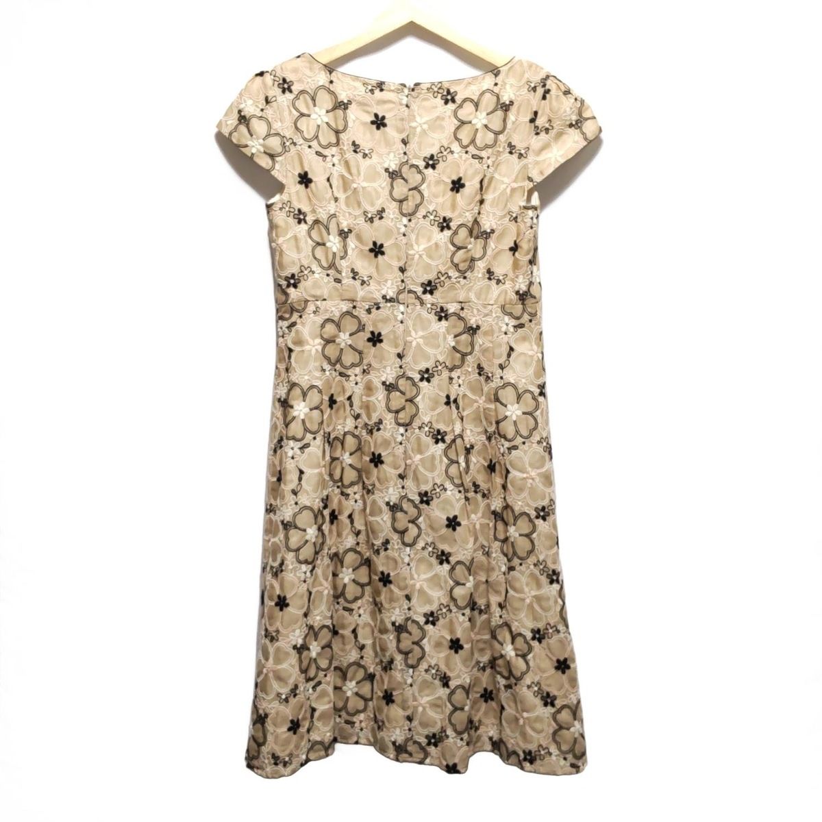 最終値下げ！TOOCA トッカ CHIARAドレス 刺繍ワンピース サイズ0 最終値下げ！TOOCA トッカ CHIARAドレス 刺繍ワンピース サイズ0