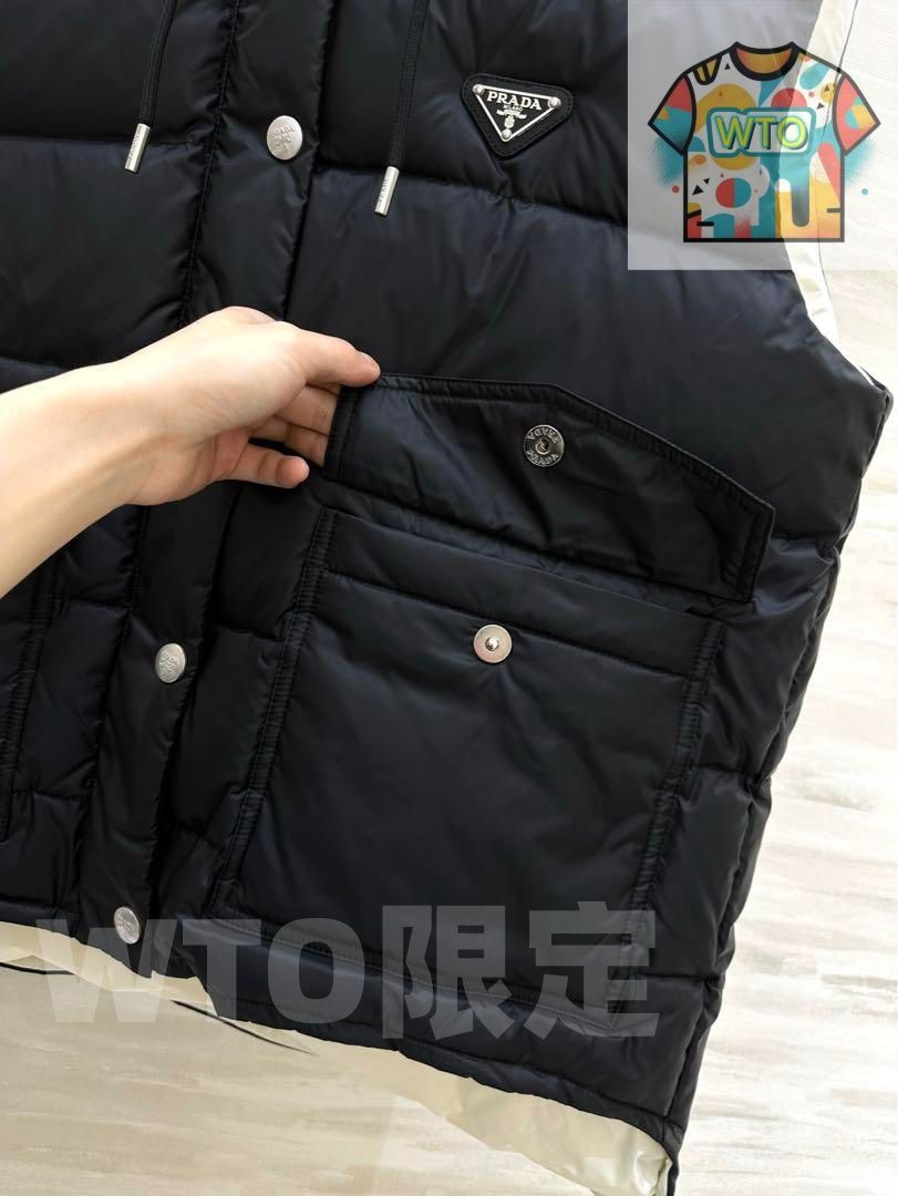 PRADA ブラック ベスト 複数ポケット新品未使用 PRADA ブラック ベスト 複数ポケット新品未使用 PRADA ブラック ベスト