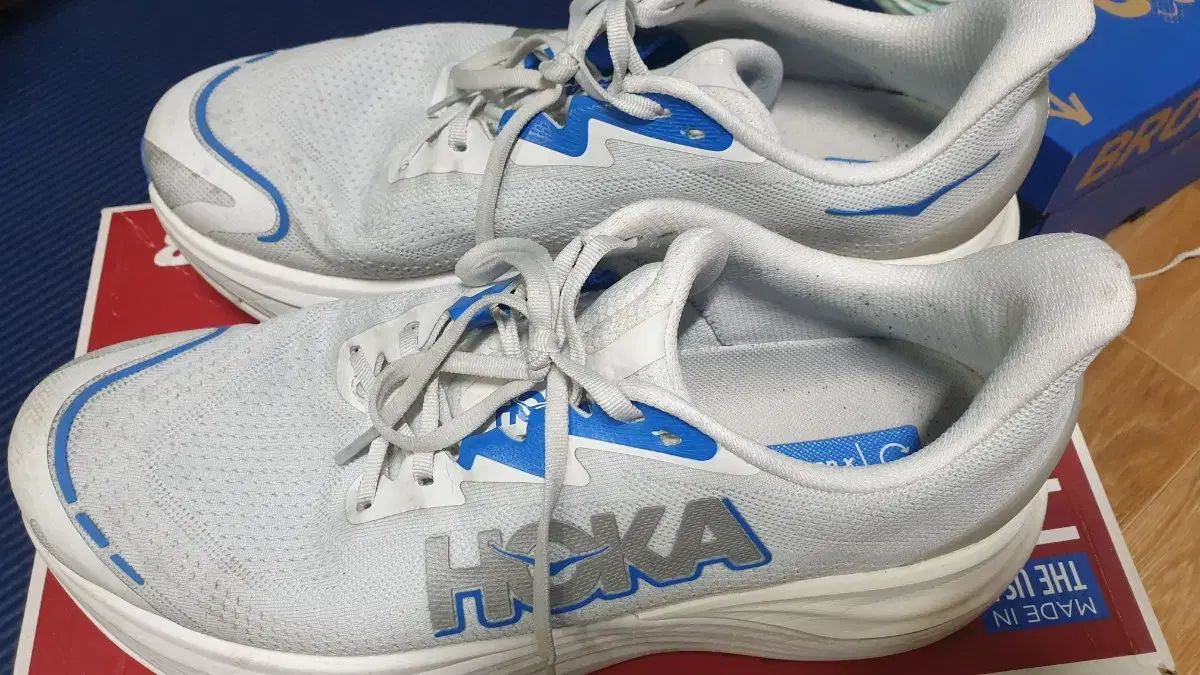 HOKA ONE ONE ホカオネオネ スカイワード 290 卸売 出品 HOKA