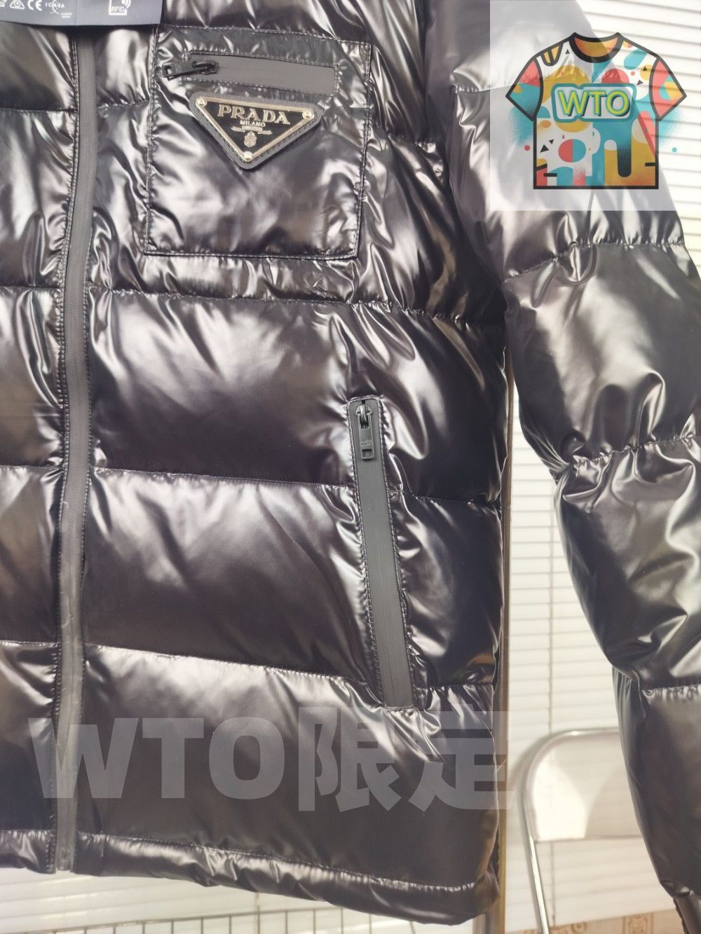 PRADA ブラック ダウンジャケット PRADA/直営】オーバーサイズ ユニセックス ダウンジャケット (PRADA