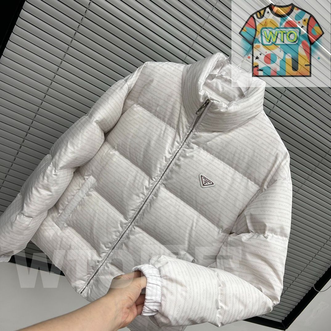 PRADA 白い秋冬ダウンジャケット｜本日限定特価｜新品未使用 - メルカリ