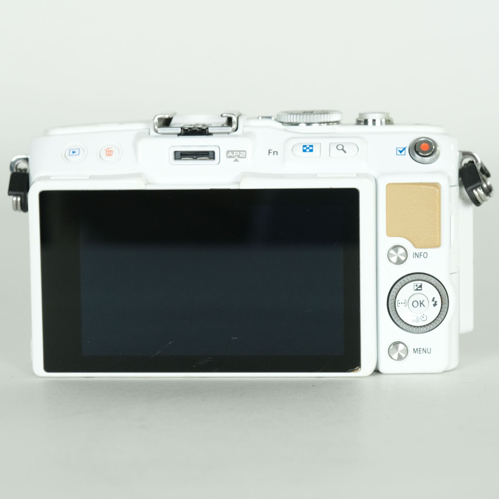 並品 | シャッター数5,540回] OLYMPUS PEN Lite E-PL5 ボディ ホワイト