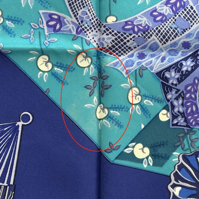 HERMES エルメス カレ90 スカーフ 【着物と印籠】 エルメス カレ90 KIMONOS et INROS 着物と印籠 シルク スカーフ AB