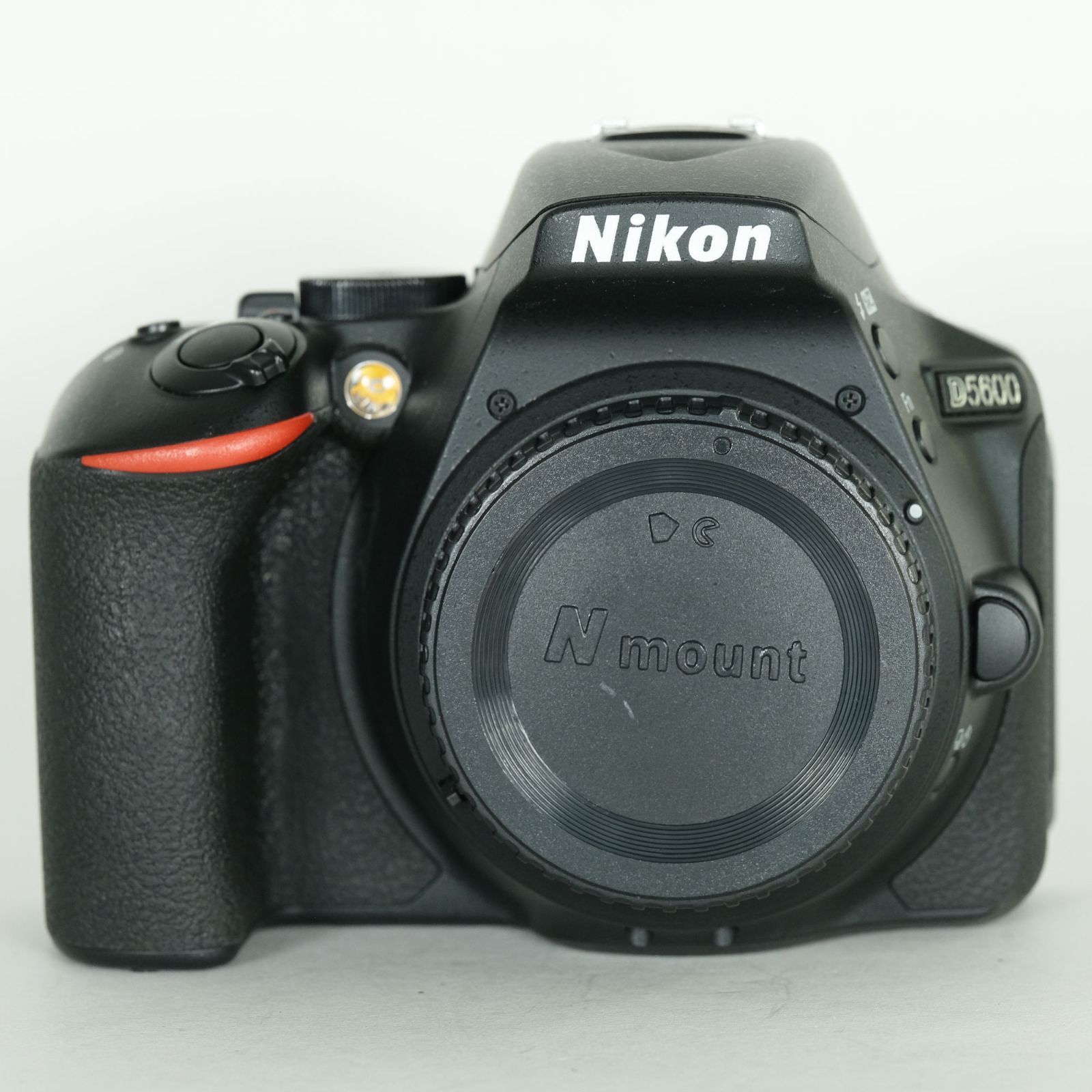 美品 | シャッター数3,206回] Nikon D5600 [ボディ] | デジタル一眼