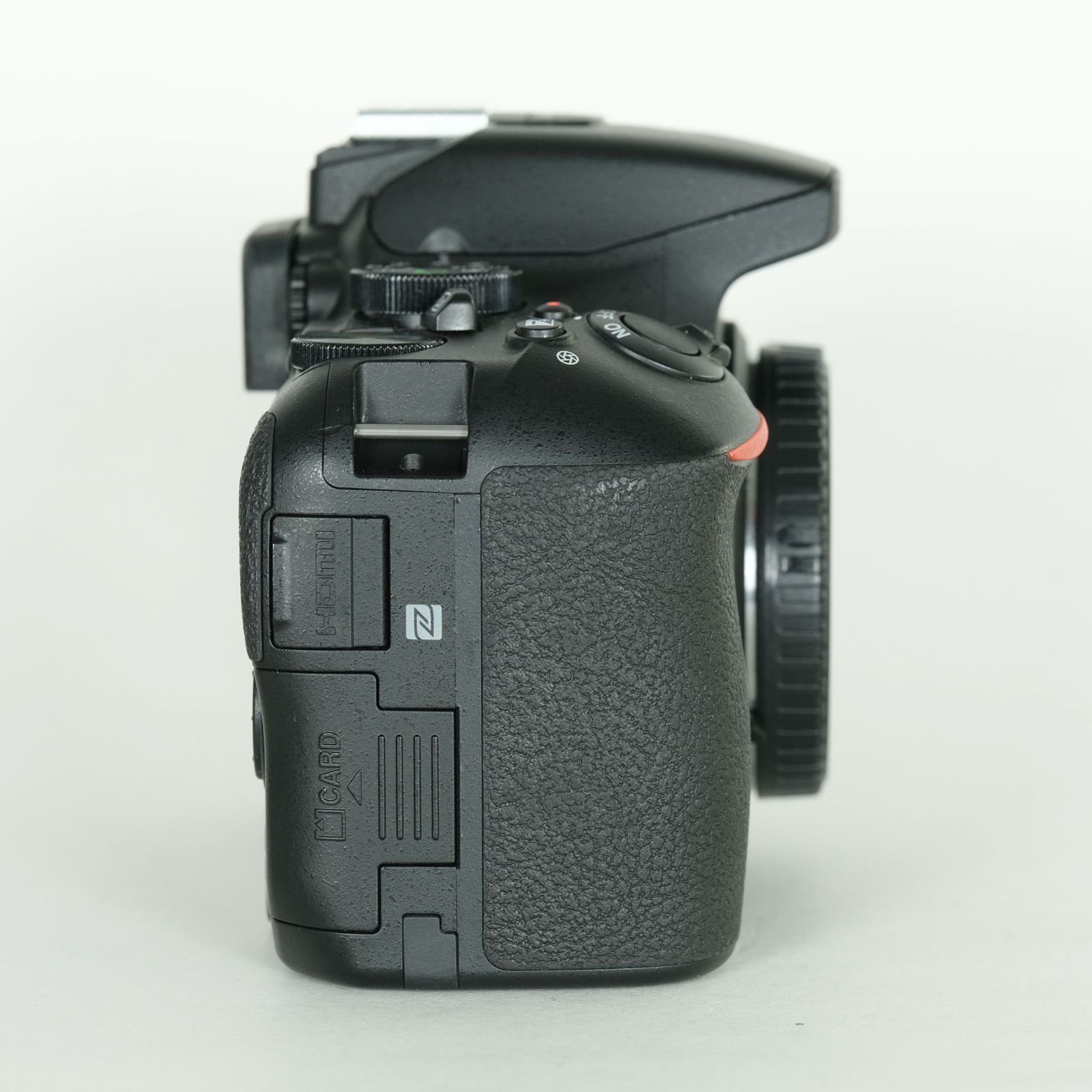 新品級◆Nikon D5600 ボディ◆シャッター回数4600回のみ♪2794 新品級◇Nikon D5600 ボディ◇シャッター回数4600回のみ♪2794