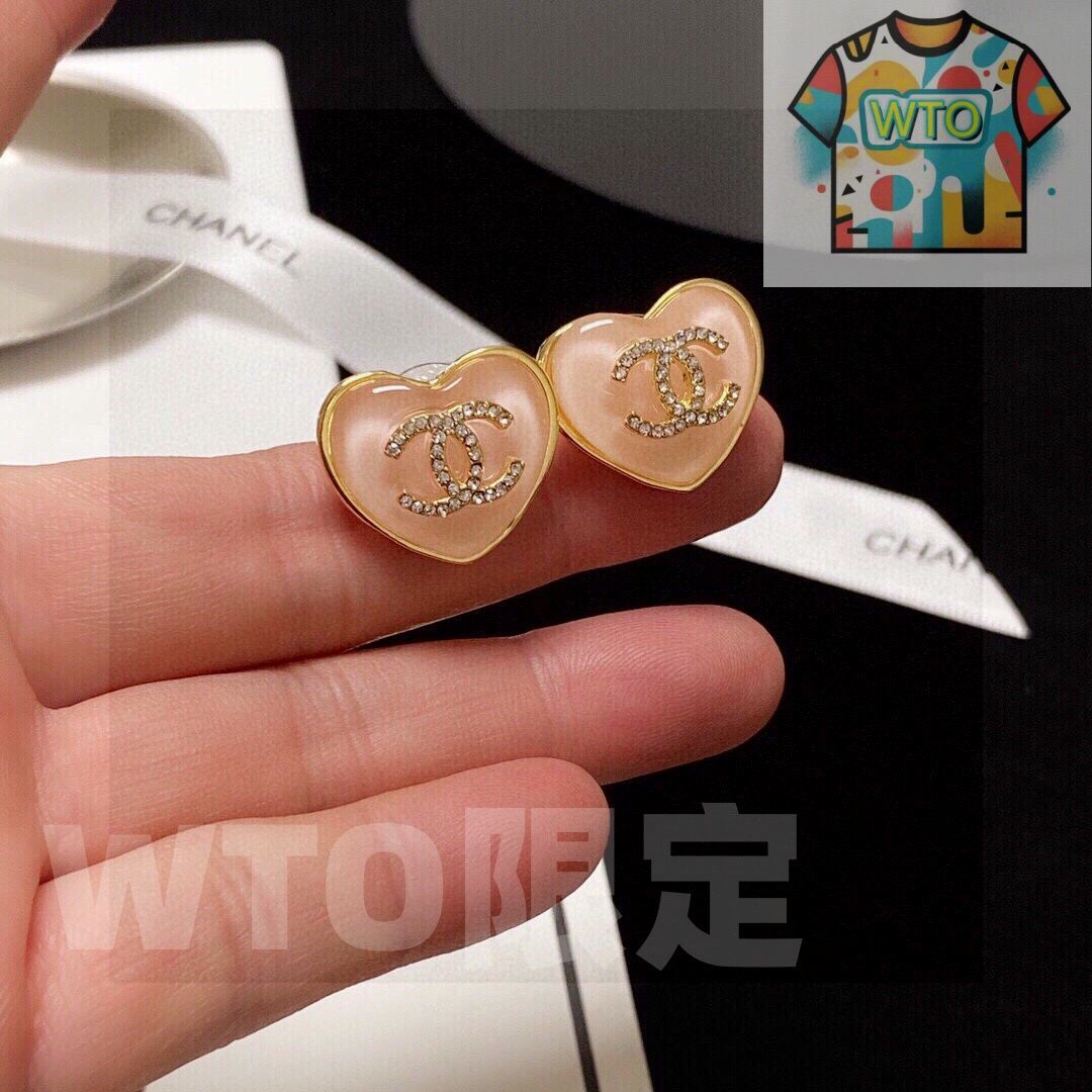 今日特価】Chanel クラシック ピンク ハート ダブル C ピアス 送料無料