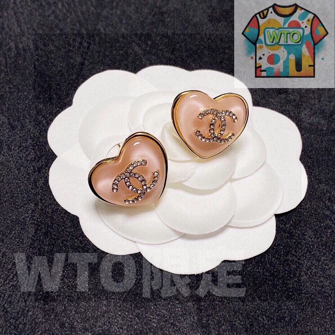 今日特価】Chanel クラシック ピンク ハート ダブル C ピアス 送料無料