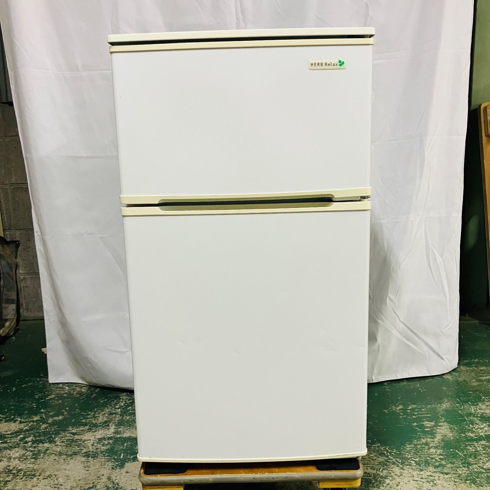 11h34. 90L YRZ-C09B1 小型冷蔵庫 右開き 一人暮らし 単身 11h34. ヤマダ 90L YRZ-C09B1 小型冷蔵庫 右開き 一人暮らし 単身 2018