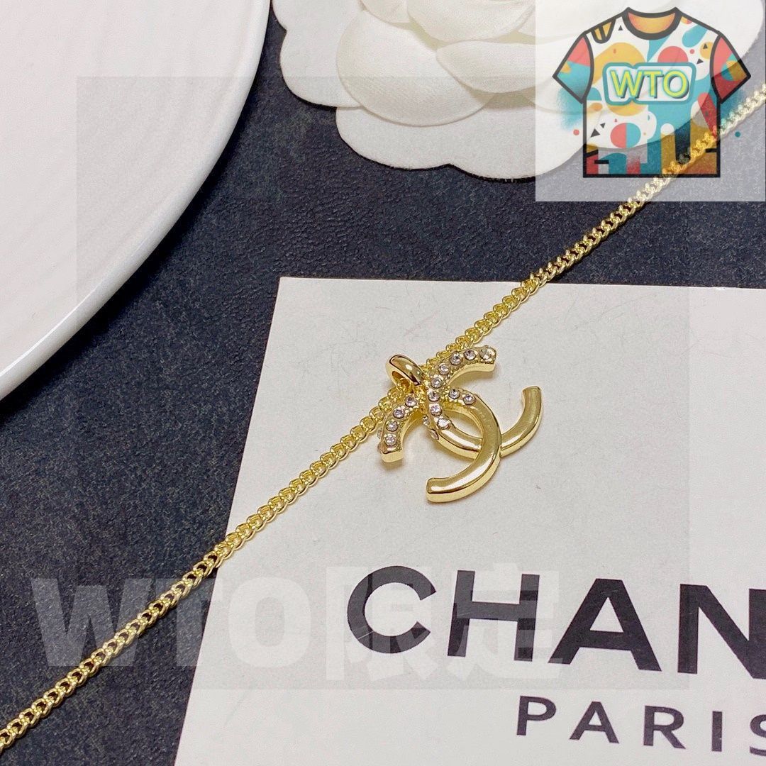 今日特価】CHANEL ダブル C サイン セミステレオ シンボル ストーン