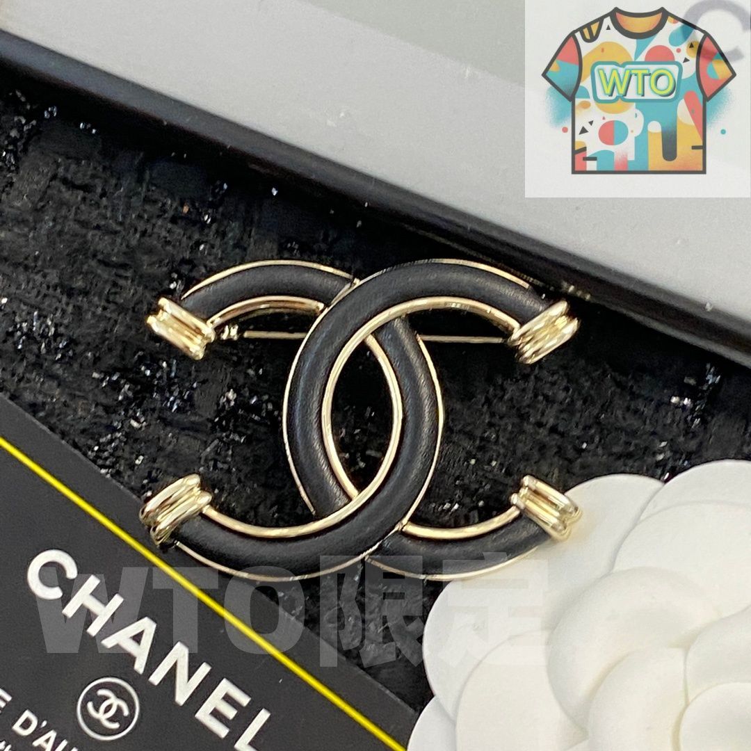 今日特価】CHANEL シャネル 22 年新作 羊革 ダブル C ブローチ? - メルカリ