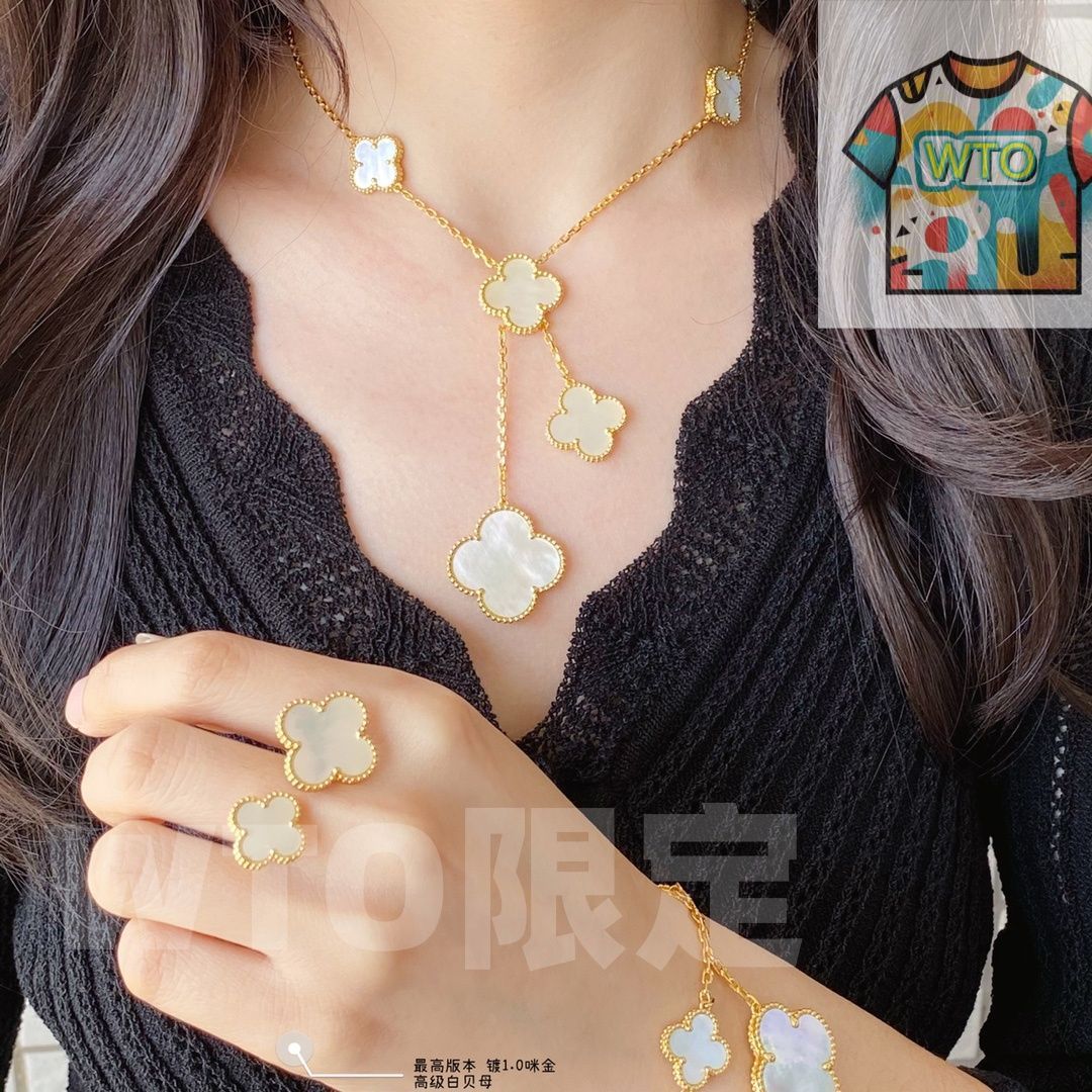 VanCleef&Arpelsスウィートアルハンブラネックレスマザーオブパール♡ Van Cleef & Arpels スウィート アルハンブラ ネックレス イエロー