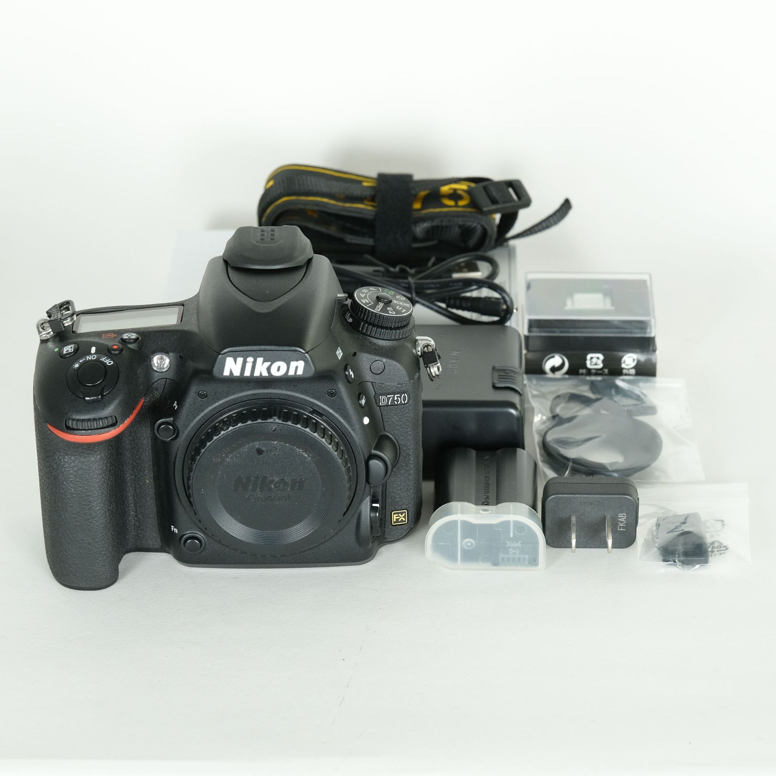 Nikon D750 ボディ（シャッター回数6,000回以下／美品） 良品 | シャッター数6,830回｜注意事項あり] Nikon D750 [ボディ