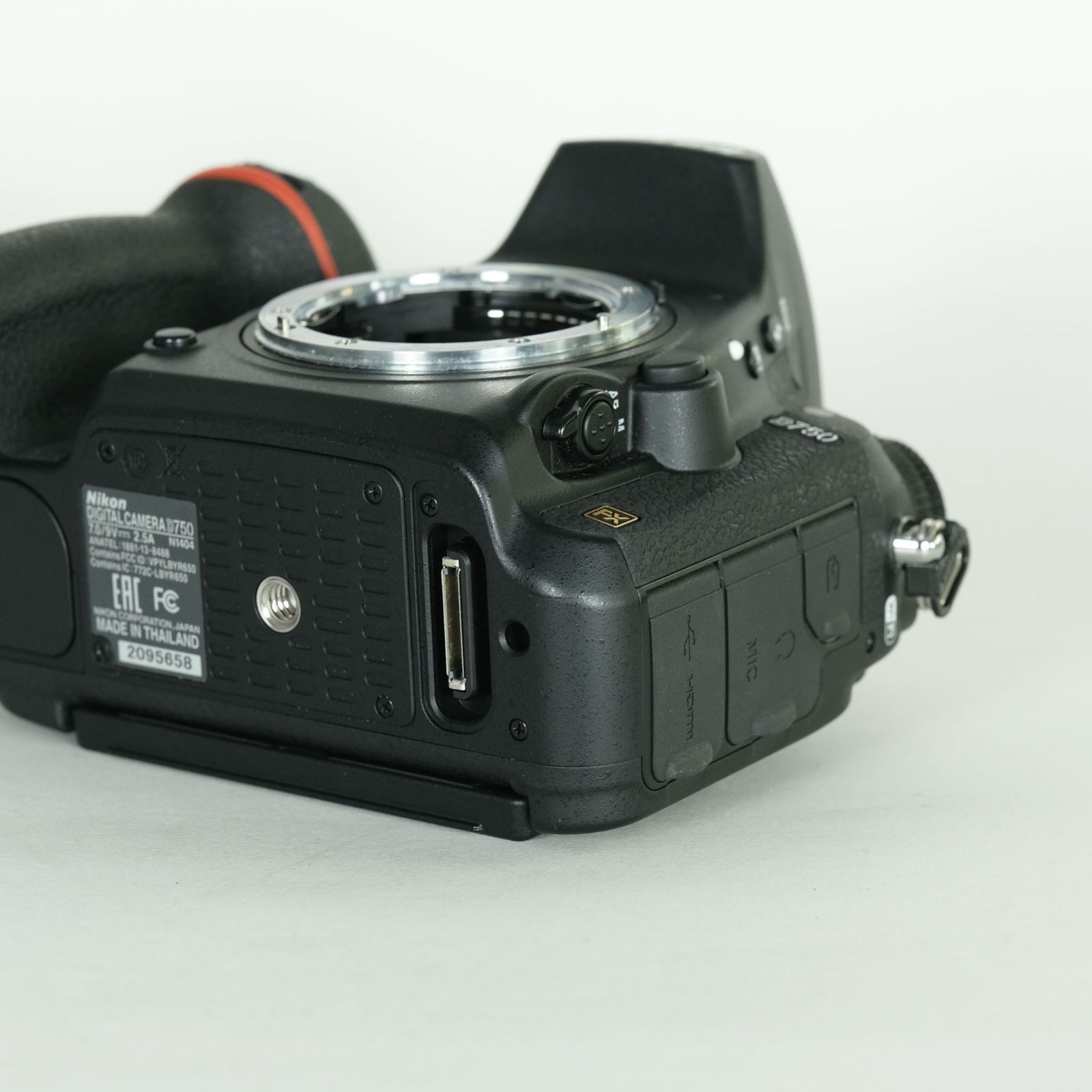 良品 | シャッター数6,830回｜注意事項あり] Nikon D750 [ボディ