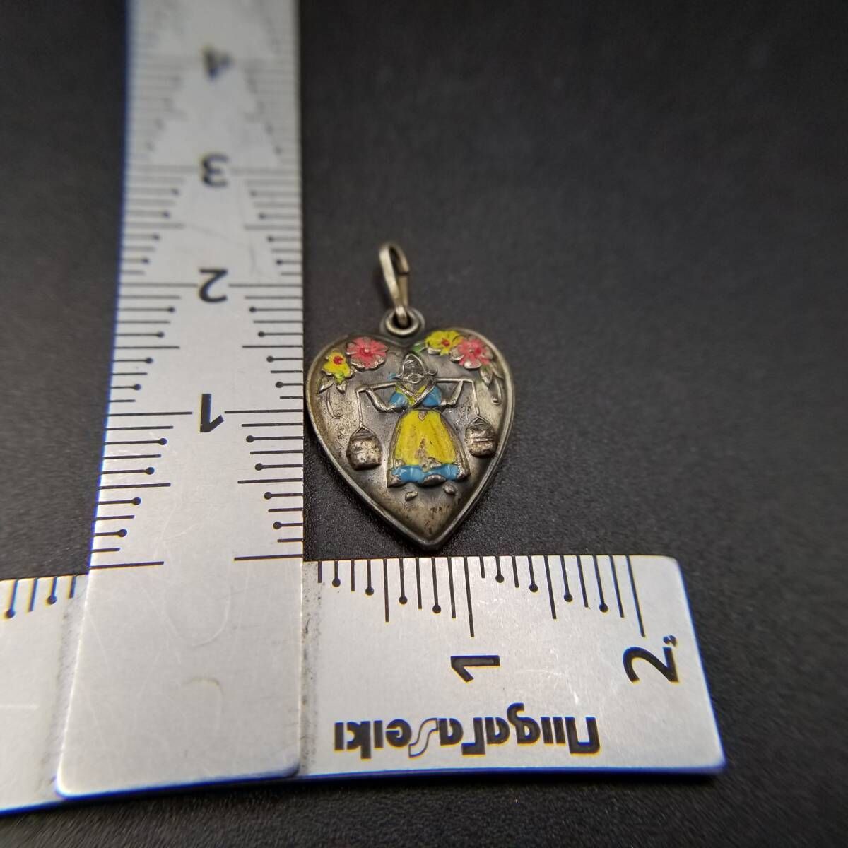 WWII期 ヴィンテージ スウィートハートジュエリー 水を運ぶオランダ