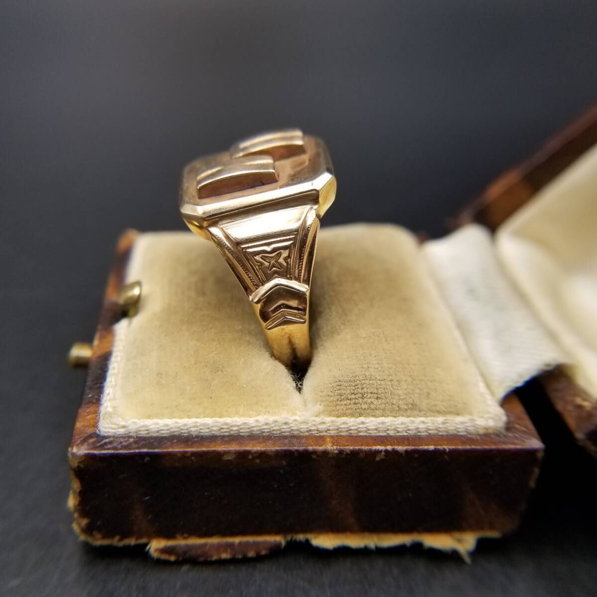 US K10 ゴールド シグネットリング 21号 エングレーブ モノグラム 米国 US K10 ゴールド シグネットリング 21号 エングレーブ モノグラム 米国