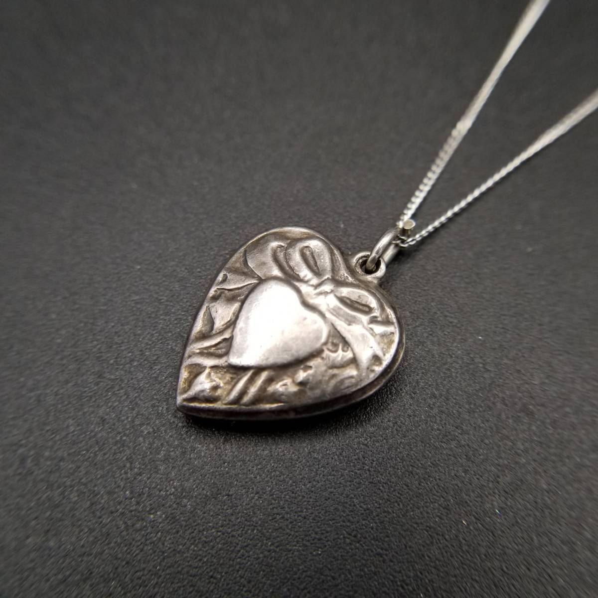 WWII期 ヴィンテージ スウィートハートジュエリー リボンをかけた