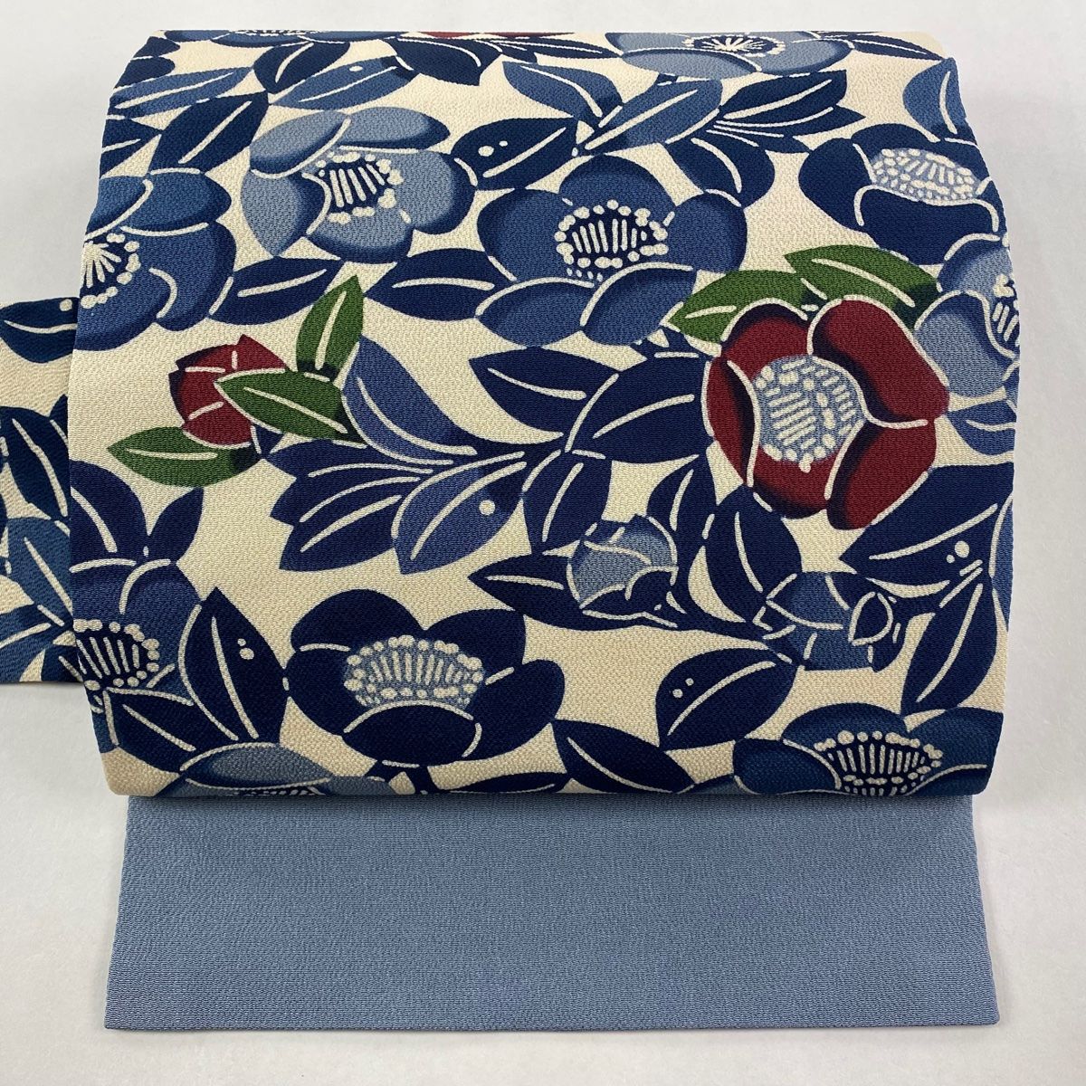 美品】 名古屋帯 逸品 栗山吉三郎 落款 椿 縮緬 クリーム 正絹 【中古