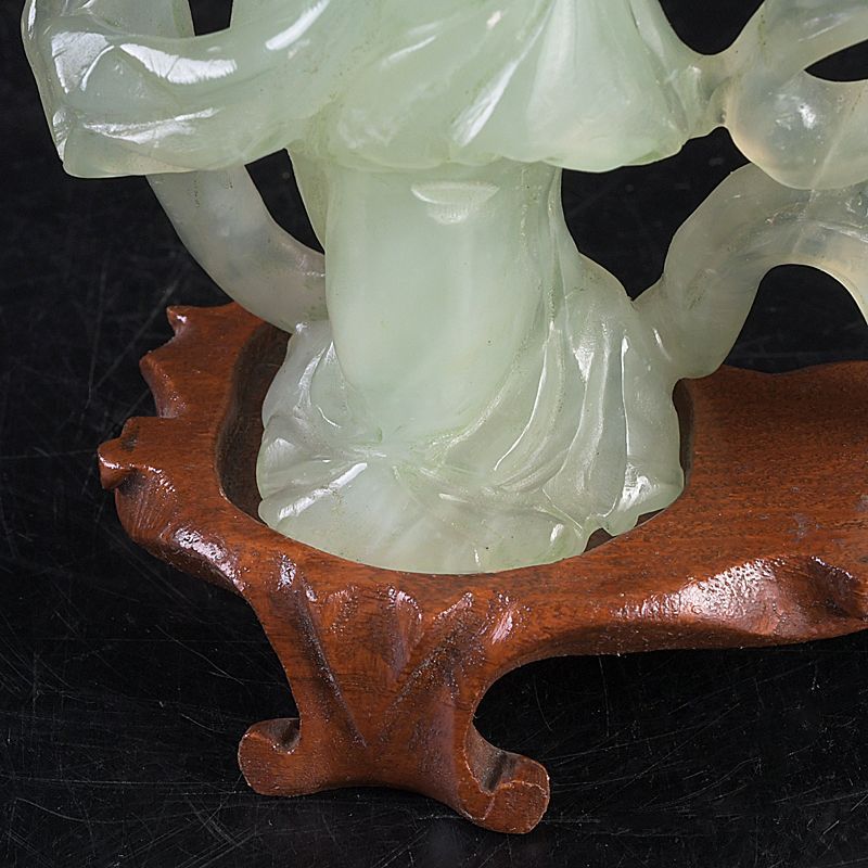 珍品　丘陵の山羊　翠石彫刻　置物　中国美術　唐木台 珍品 丘陵の山羊 翠石彫刻 置物 中国美術 唐木台