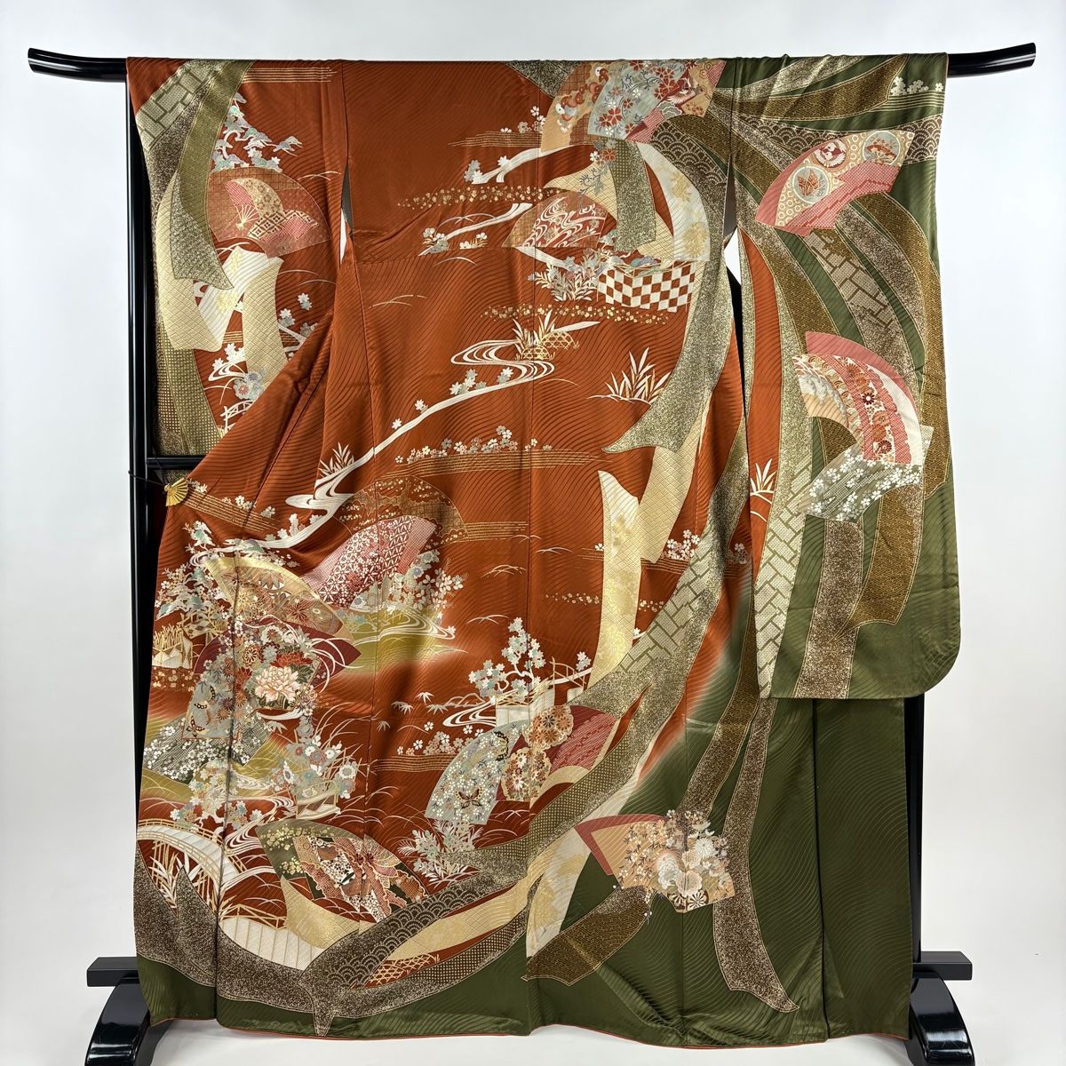 振袖 身丈164cm 裄丈68.5cm L 袷 草花 ヱ霞 金糸 金彩 薄茶色