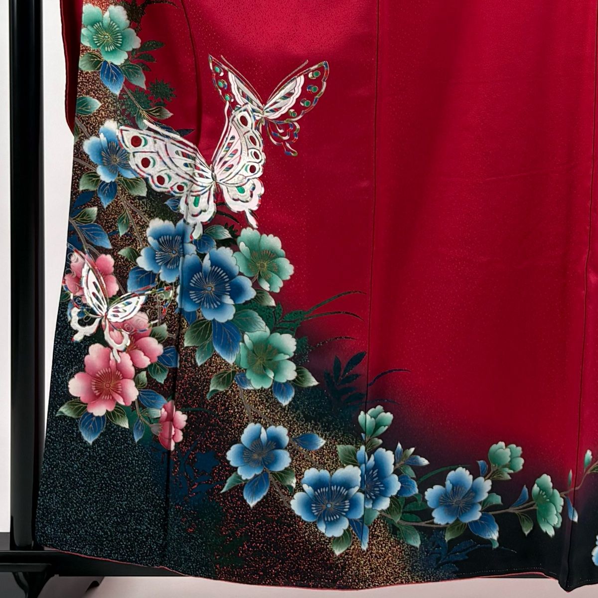 振袖 身丈160.5cm 裄丈65cm M 袷 蝶 桜 刺繍 金彩 赤 正絹 秀品 【中古