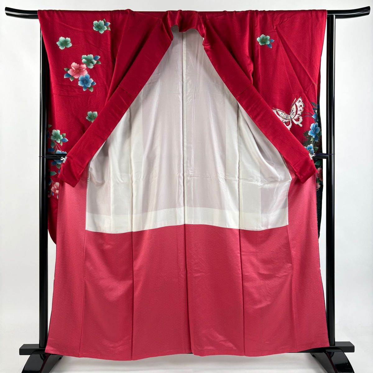 振袖 身丈160.5cm 裄丈65cm M 袷 蝶 桜 刺繍 金彩 赤 正絹 秀品 【中古