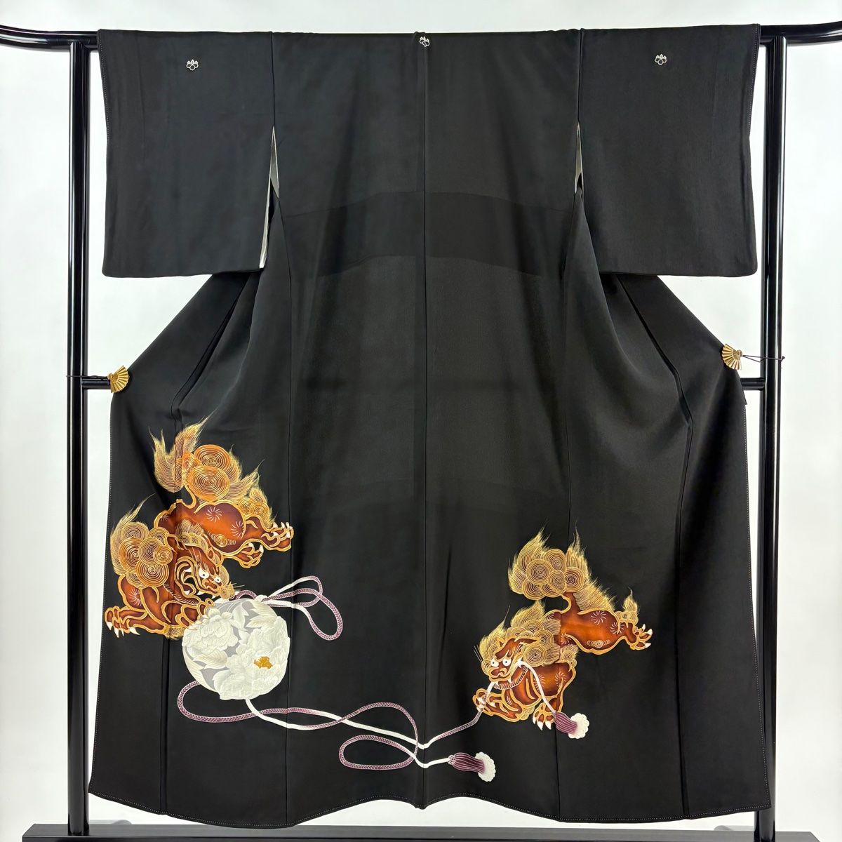 獅子　刺繍　黒留袖　アンティーク　セミアンティーク NO154 獅子 刺繍 黒留袖 アンティーク セミアンティーク NO154