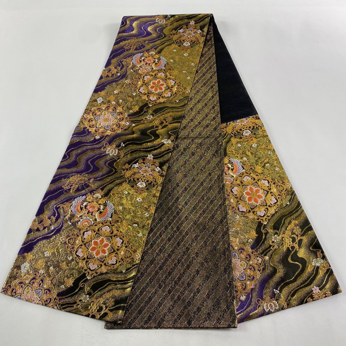 袋帯 秀品 華文 向かい鳥 箔 金糸 紫 六通 正絹 【中古】 - メルカリ