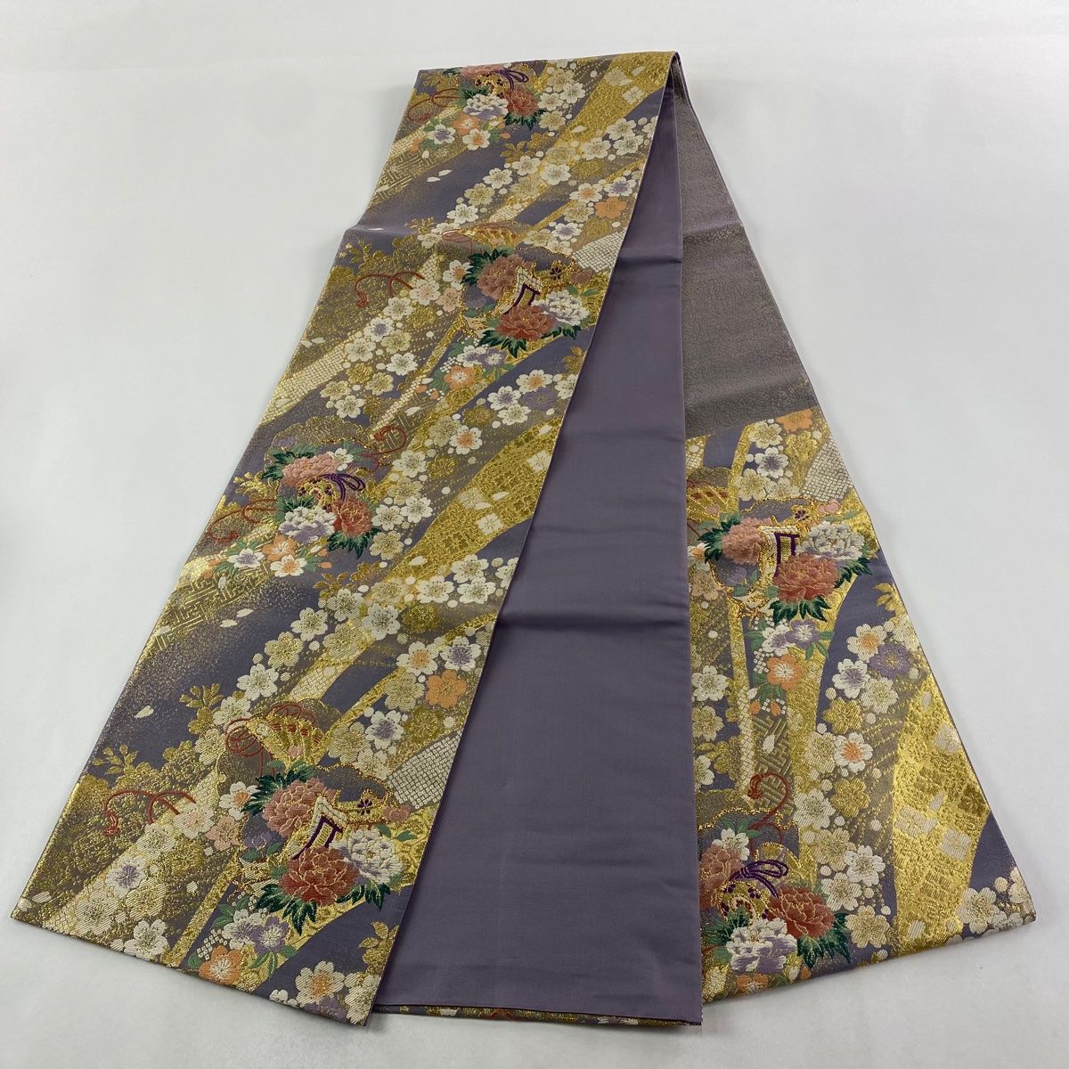 【帯付き】やまと製　正絹　振袖　金箔　御所車に花柄　袋帯付き 帯付き】やまと製 正絹 振袖 金箔 御所車に花柄 袋帯付き