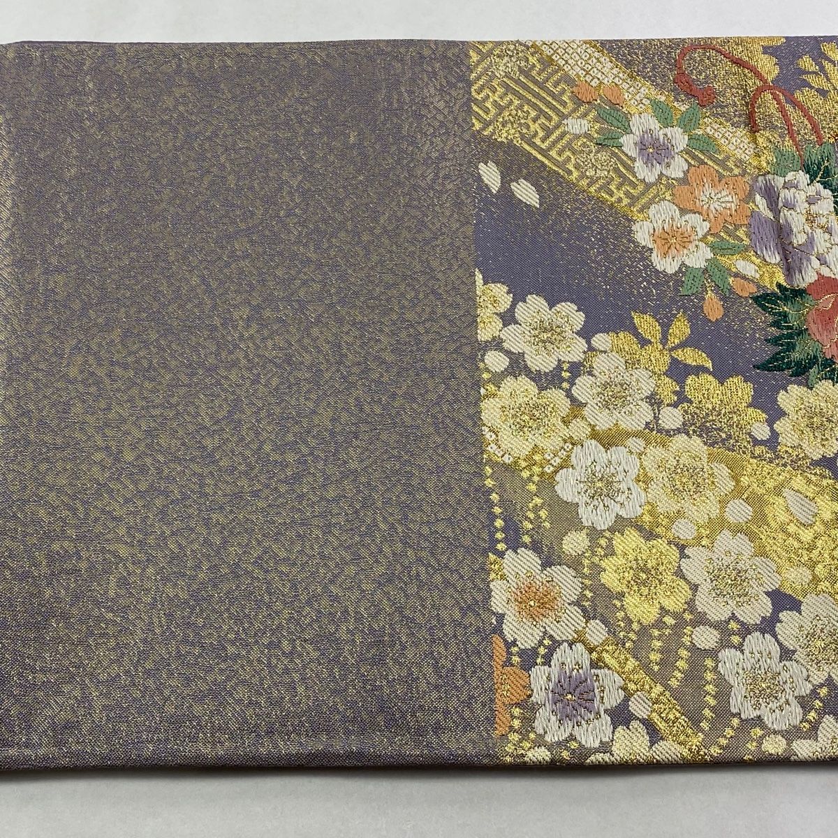 【帯付き】やまと製　正絹　振袖　金箔　御所車に花柄　袋帯付き 袋帯 秀品 振袖向き やまと 御所車 桜 箔 金糸 薄紫 六通 正絹 【中古