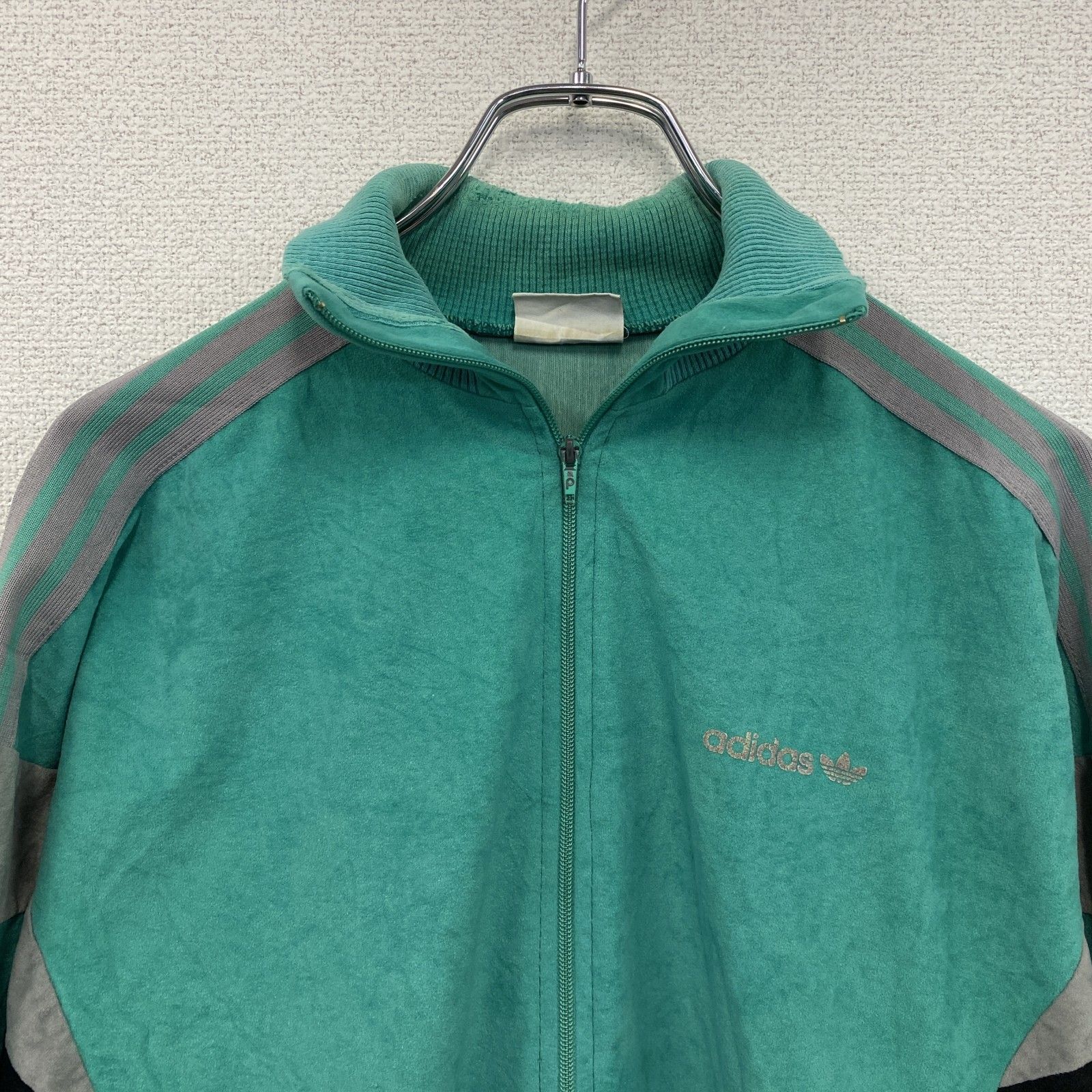 【希少ビッグサイズ2XO‼️アユニD着用】adidasトラックジャケット 緑 古着 古着 used adidas アディダス トラックジャケット/ジャージ 緑
