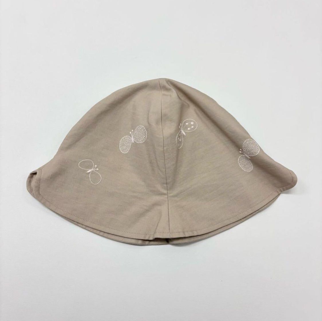 未使用品 希少minaperhonen ハットchoucho刺繍 未使用 mina perhonen ミナペルホネン KIDS キッズ choucho