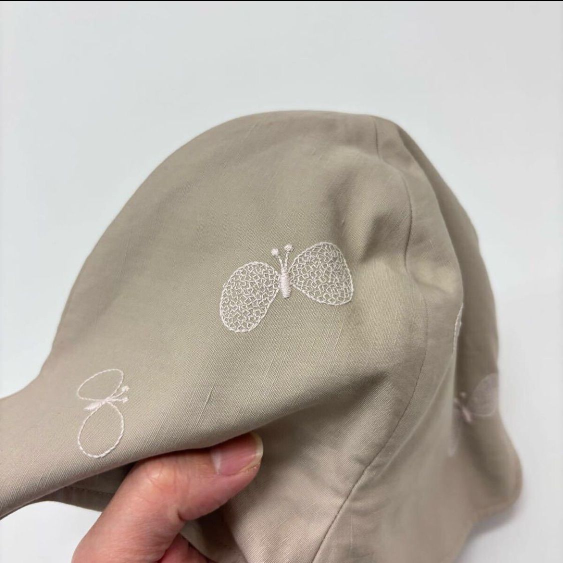 未使用品 希少minaperhonen ハットchoucho刺繍 未使用 mina perhonen ミナペルホネン KIDS キッズ choucho