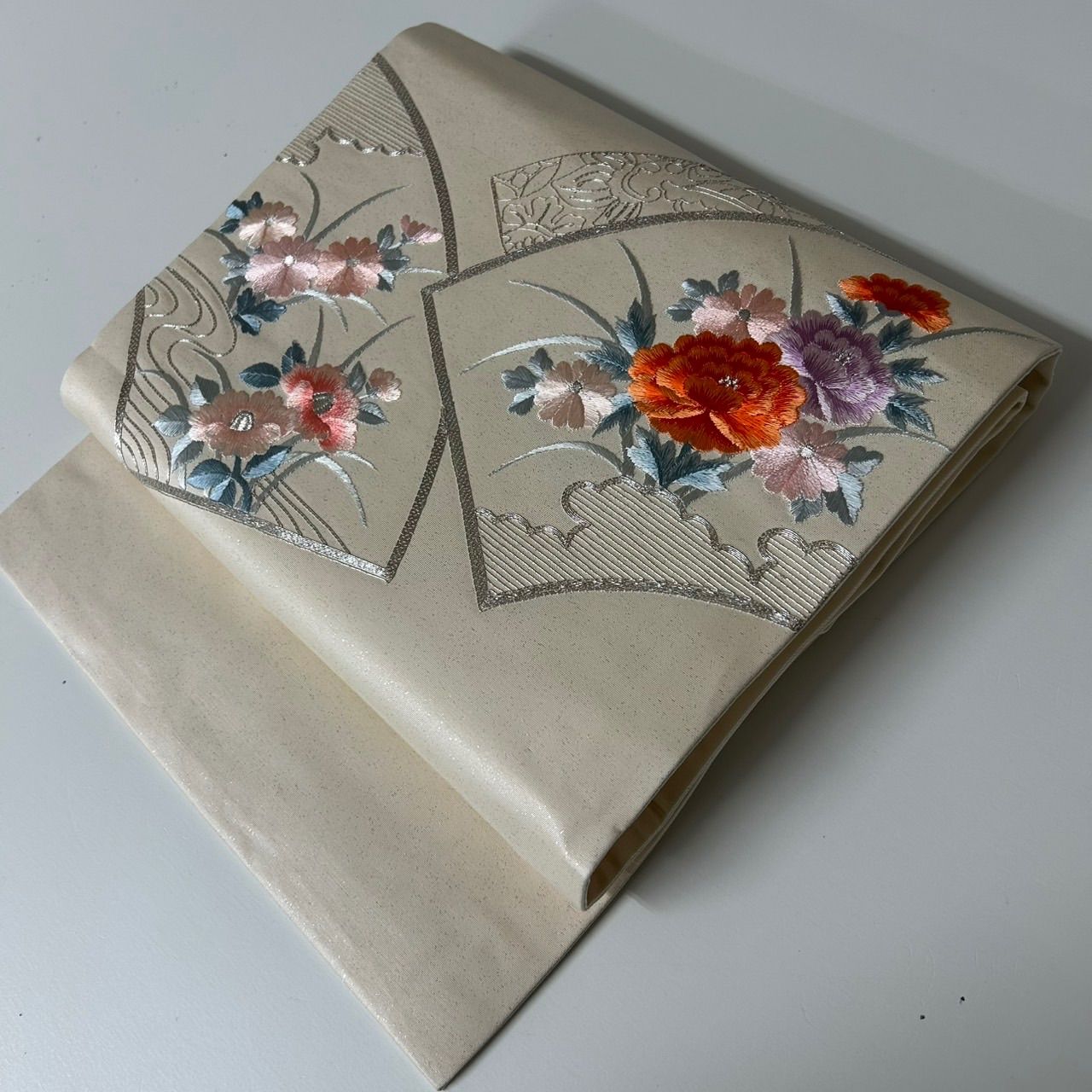 名古屋帯 正絹 銀駒刺繍 地紙に花刺繍 九寸 MA-1194 - メルカリ
