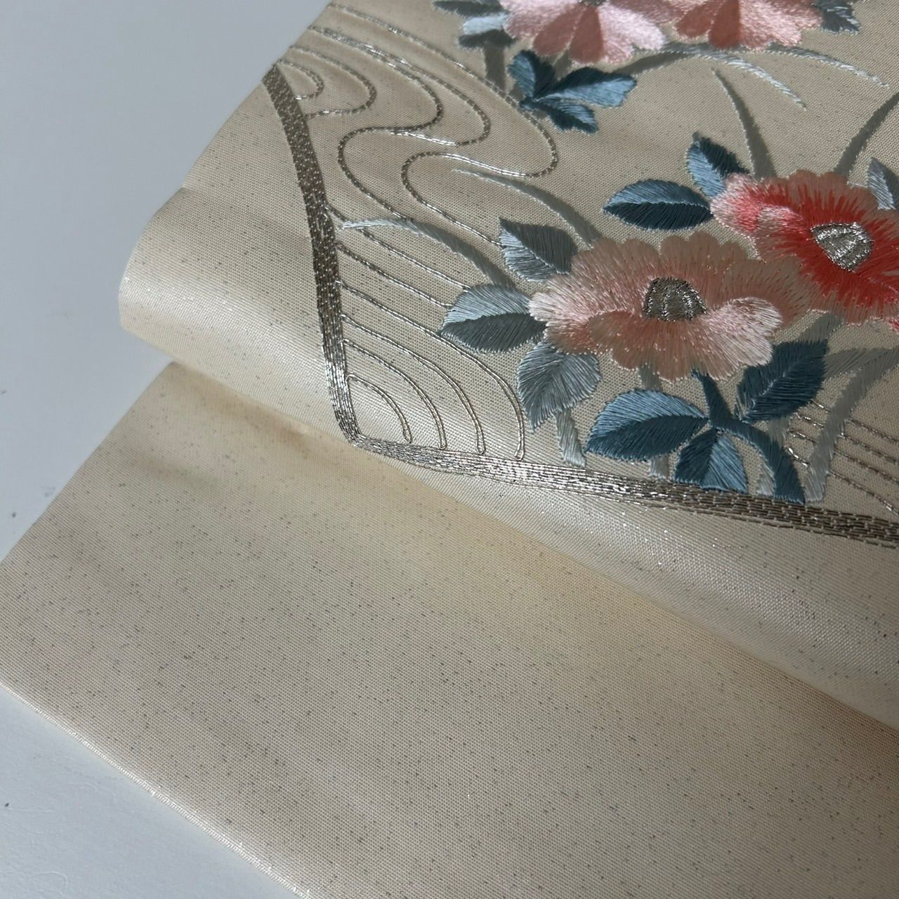 名古屋帯 正絹 銀駒刺繍 地紙に花刺繍 九寸 MA-1194 - メルカリ